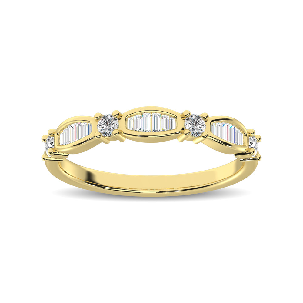 14K Yellow Gold 1/4 Ct.tw Round and Tapper Diamond Band Ring