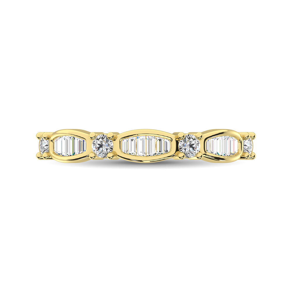 14K Yellow Gold 1/4 Ct.tw Round and Tapper Diamond Band Ring