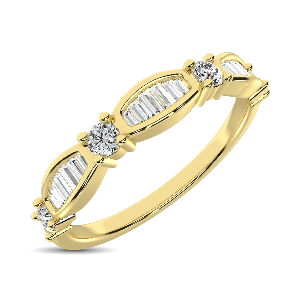14K Yellow Gold 1/4 Ct.tw Round and Tapper Diamond Band Ring